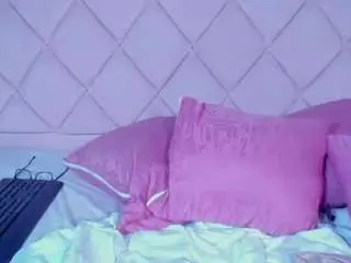 Yerarestrepo  live sex cam