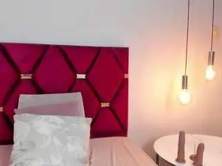 Emilywatsonn  live sex cam