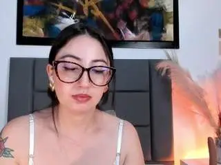 Emilywatsonn  live sex cam