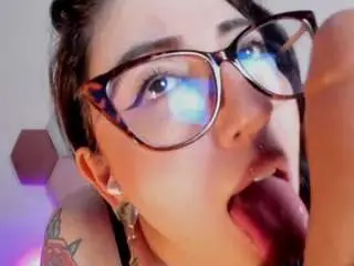 Emilywatsonn  live sex cam