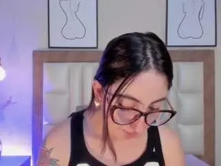 Emilywatsonn  live sex cam
