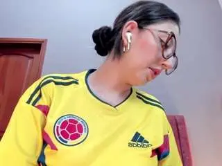 Emilywatsonn  live sex cam