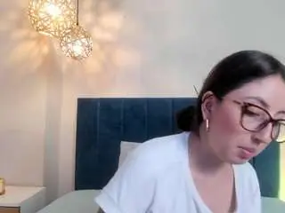 Emilywatsonn  live sex cam