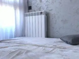 Foxiekiss  live sex cam