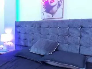 Miss-horney  live sex cam