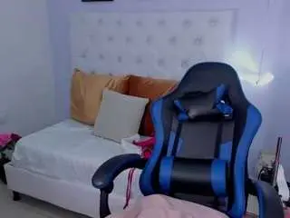 Kitty-kayo  live sex cam