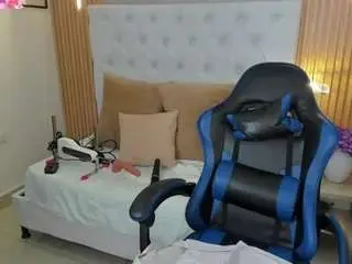 Kitty-kayo  live sex cam
