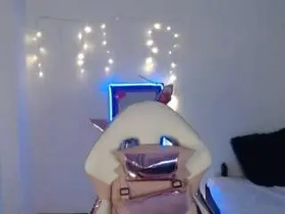 Nahomy-summers  live sex cam