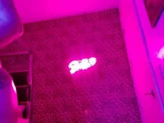 Strellakat  live sex cam