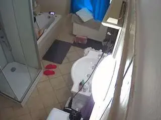 Voyeurcam-julmodels-bath-2nd-2  live sex cam