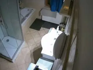 Voyeurcam-julmodels-bath-2nd-2  live sex cam