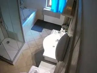 Voyeurcam-julmodels-bath-2nd-2  live sex cam