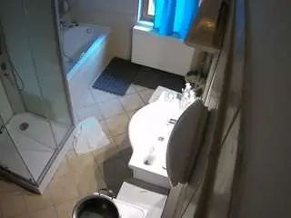 Voyeurcam-julmodels-bath-2nd-2  live sex cam