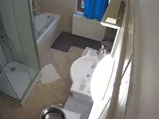 Voyeurcam-julmodels-bath-2nd-2  live sex cam