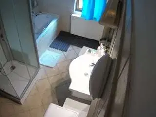 Voyeurcam-julmodels-bath-2nd-2  live sex cam