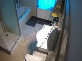 Voyeurcam-julmodels-bath-2nd-2  live sex cam