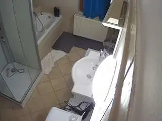 Voyeurcam-julmodels-bath-2nd-2  live sex cam