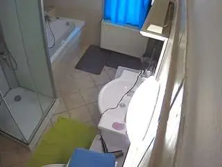 Voyeurcam-julmodels-bath-2nd-2  live sex cam