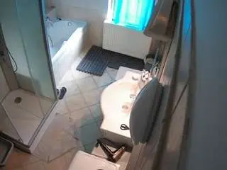 Voyeurcam-julmodels-bath-2nd-2  live sex cam