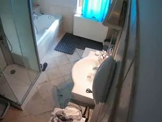 Voyeurcam-julmodels-bath-2nd-2  live sex cam