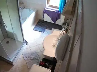 Voyeurcam-julmodels-bath-2nd-2  live sex cam