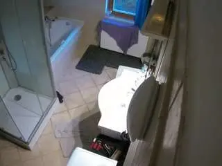 Voyeurcam-julmodels-bath-2nd-2  live sex cam