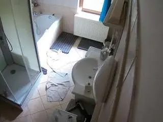 Voyeurcam-julmodels-bath-2nd-2  live sex cam