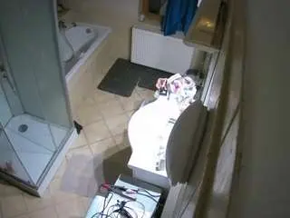 Voyeurcam-julmodels-bath-2nd-2  live sex cam