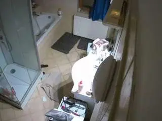 Voyeurcam-julmodels-bath-2nd-2  live sex cam