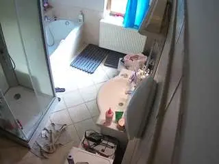 Voyeurcam-julmodels-bath-2nd-2  live sex cam