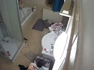Voyeurcam-julmodels-bath-2nd-2  live sex cam