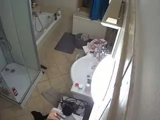 Voyeurcam-julmodels-bath-2nd-2  live sex cam