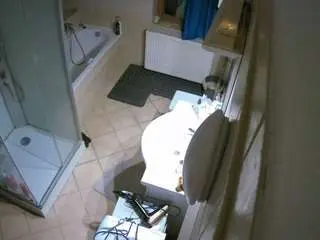 Voyeurcam-julmodels-bath-2nd-2  live sex cam