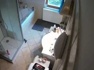 Voyeurcam-julmodels-bath-2nd-2  live sex cam