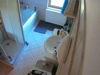 Voyeurcam-julmodels-bath-2nd-2  live sex cam