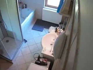 Voyeurcam-julmodels-bath-2nd-2  live sex cam