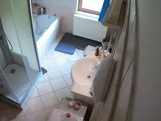 Voyeurcam-julmodels-bath-2nd-2  live sex cam