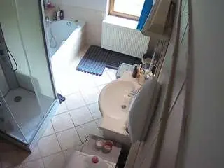 Voyeurcam-julmodels-bath-2nd-2  live sex cam