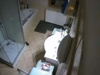 Voyeurcam-julmodels-bath-2nd-2  live sex cam