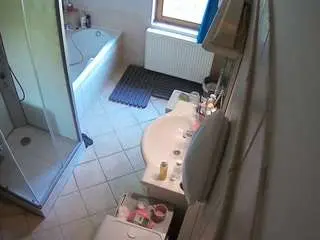 Voyeurcam-julmodels-bath-2nd-2  live sex cam