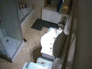 Voyeurcam-julmodels-bath-2nd-2  live sex cam