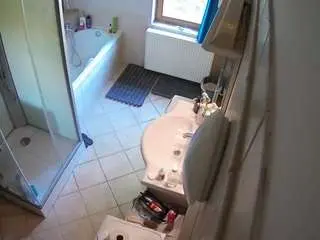 Voyeurcam-julmodels-bath-2nd-2  live sex cam