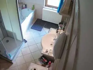 Voyeurcam-julmodels-bath-2nd-2  live sex cam