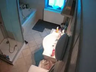 Voyeurcam-julmodels-bath-2nd-2  live sex cam