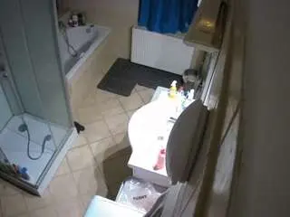 Voyeurcam-julmodels-bath-2nd-2  live sex cam