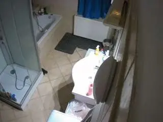 Voyeurcam-julmodels-bath-2nd-2  live sex cam
