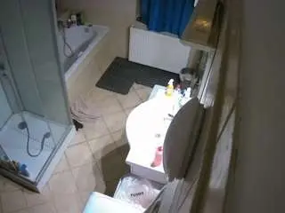 Voyeurcam-julmodels-bath-2nd-2  live sex cam