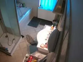 Voyeurcam-julmodels-bath-2nd-2  live sex cam