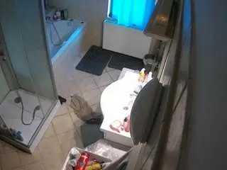 Voyeurcam-julmodels-bath-2nd-2  live sex cam
