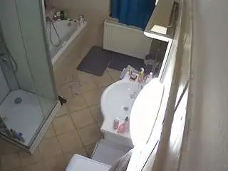 Voyeurcam-julmodels-bath-2nd-2  live sex cam
